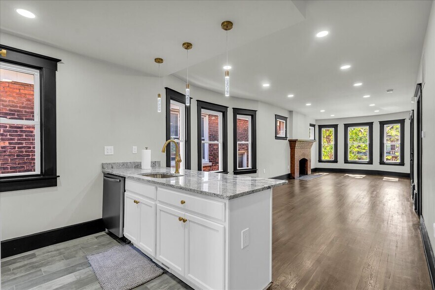 Building Photo - 5238 Commonwealth St