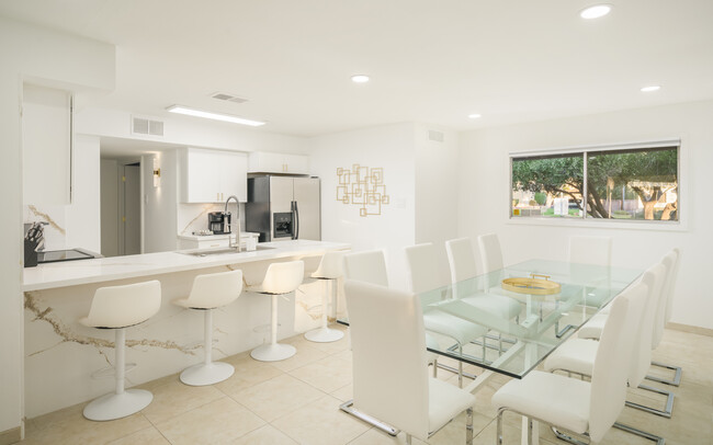 Building Photo - 5818 N Granite Reef Rd