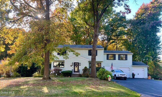 Building Photo - 34 Henderson Rd