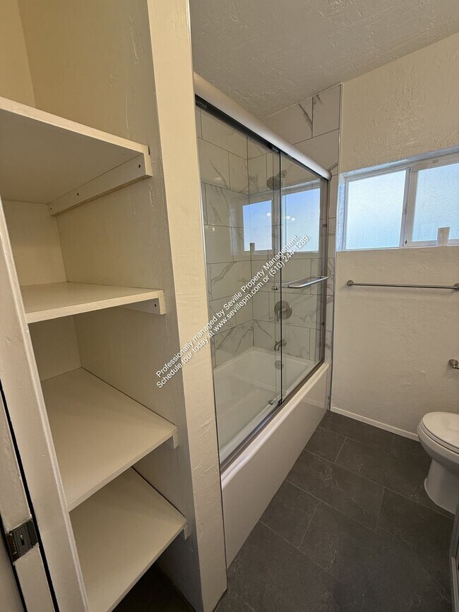 Building Photo - Berkeley Gem w/plenty of outdoor space...available now!