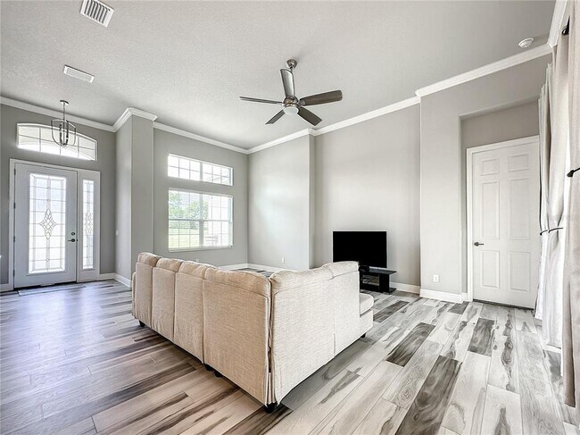 Building Photo - 725 E Charleston Ct