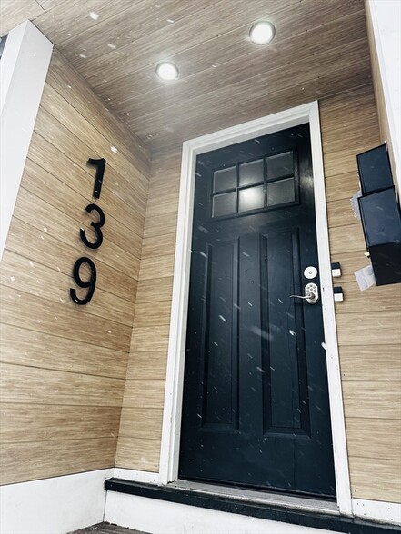 Primary Photo - 139 Princeton St