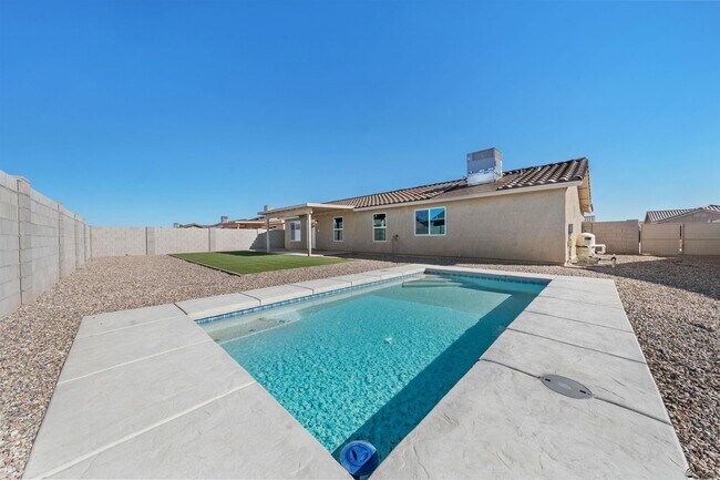 Building Photo - 7272 E 45th St