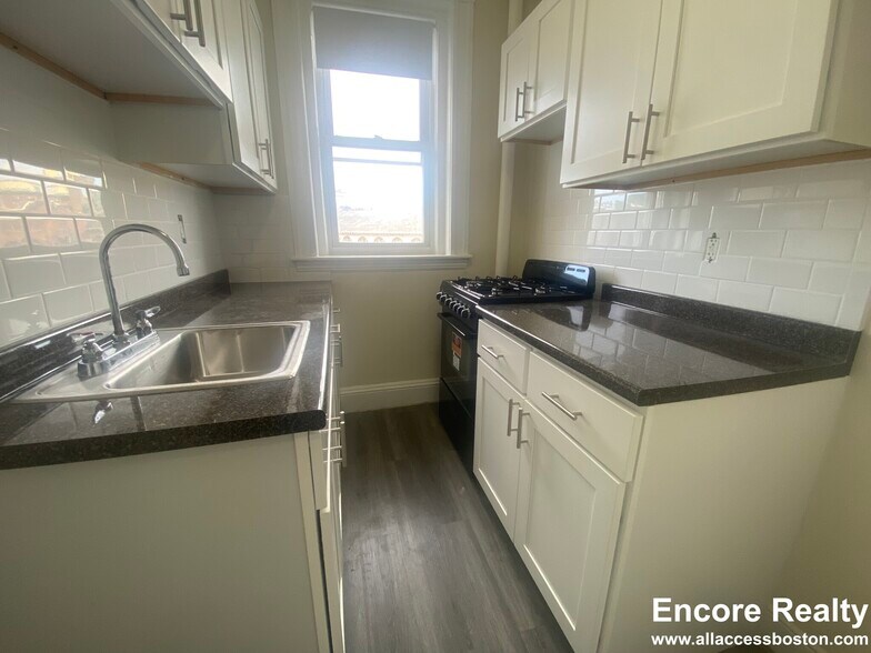 Building Photo - 1175 Boylston St