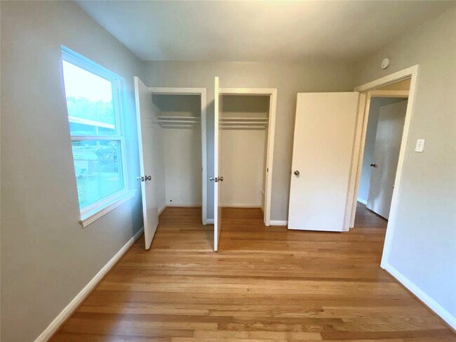 Building Photo - 8206 Montridge Dr