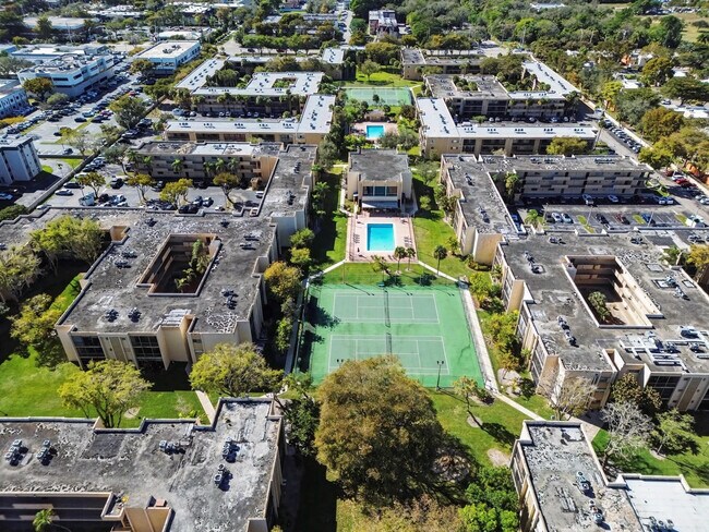 Building Photo - 8401 SW 107th Ave