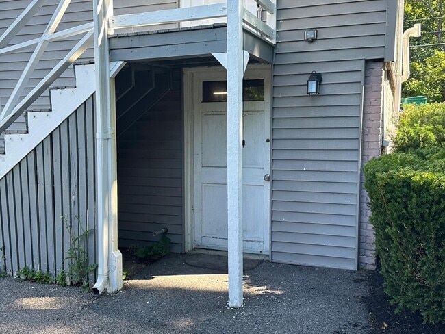 Building Photo - 52 Railroad Ave