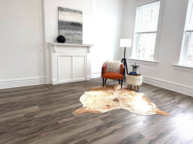 Building Photo - 3452 Alberta St