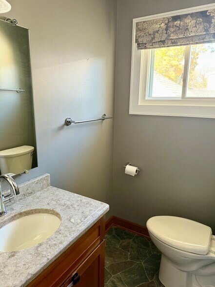 Building Photo - 91 Lacy St