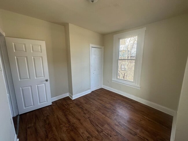 Building Photo - 3 BED 1.5 BATH HOME FOR RENT.