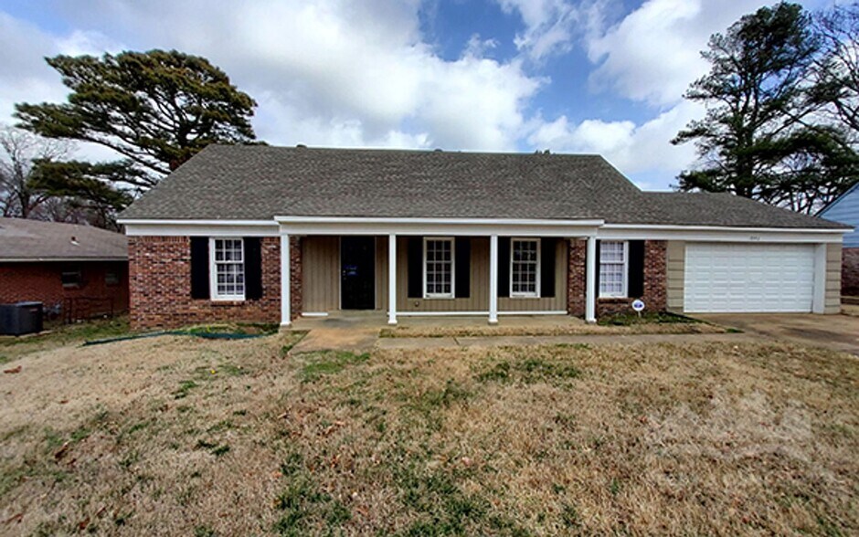 Building Photo - 1392 Singing Trees Dr
