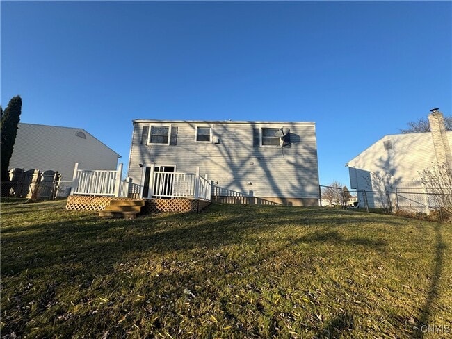 Building Photo - 8223 Lucchesi Dr