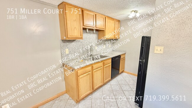 Building Photo - 751 Miller Ct