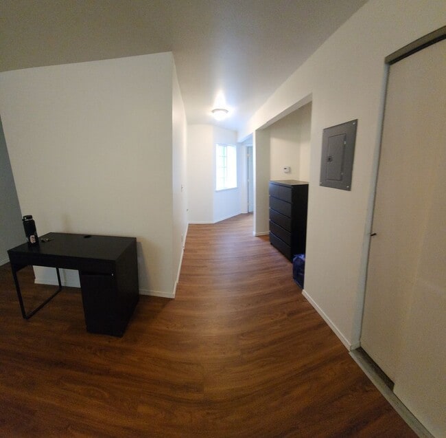 Building Photo - 6 bed 3 bath Spacious home near Cal Poly