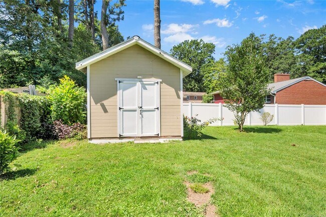 Building Photo - 104 Charles Dillard Ln