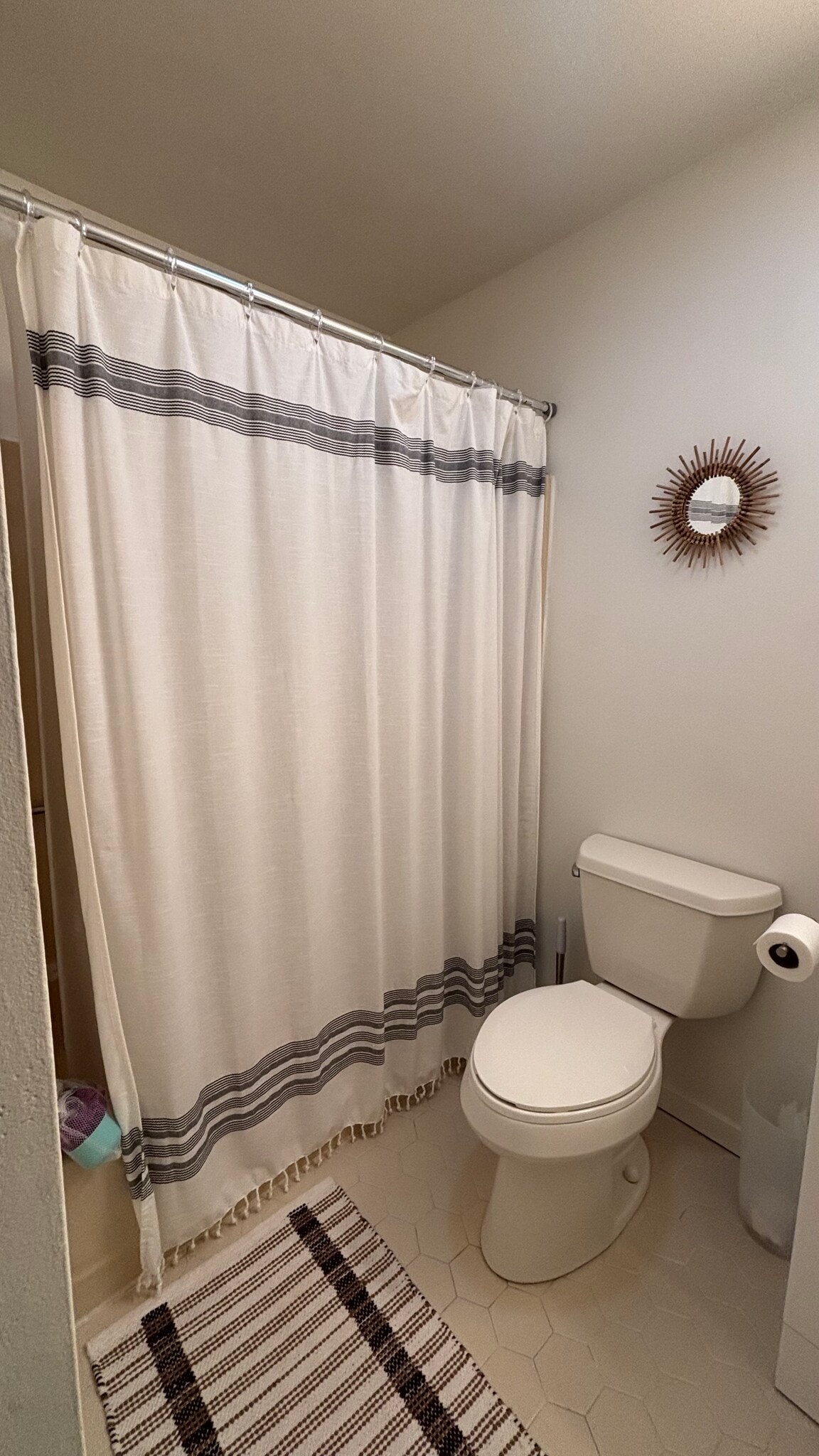 Building Photo - 4000 Bayshore Ave