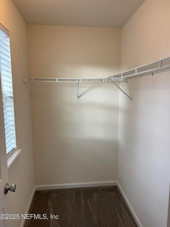 Building Photo - 348 Auburn Oaks Rd E