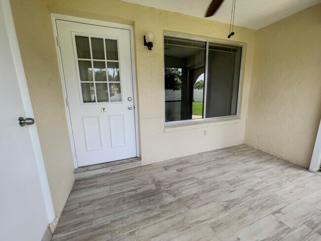 Building Photo - 3624 La Aires Ct