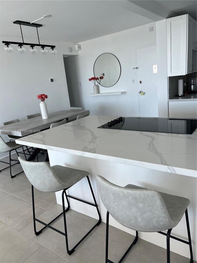 Building Photo - 1000 West Ave