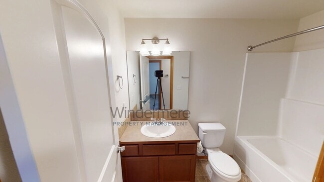 Building Photo - Maria167-2