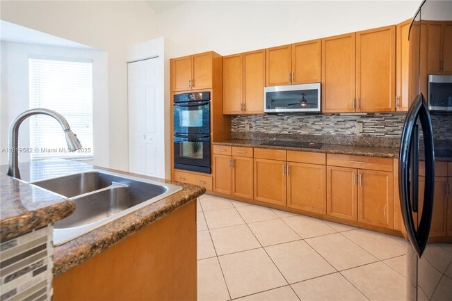 Building Photo - 5458 SW 195th Terrace