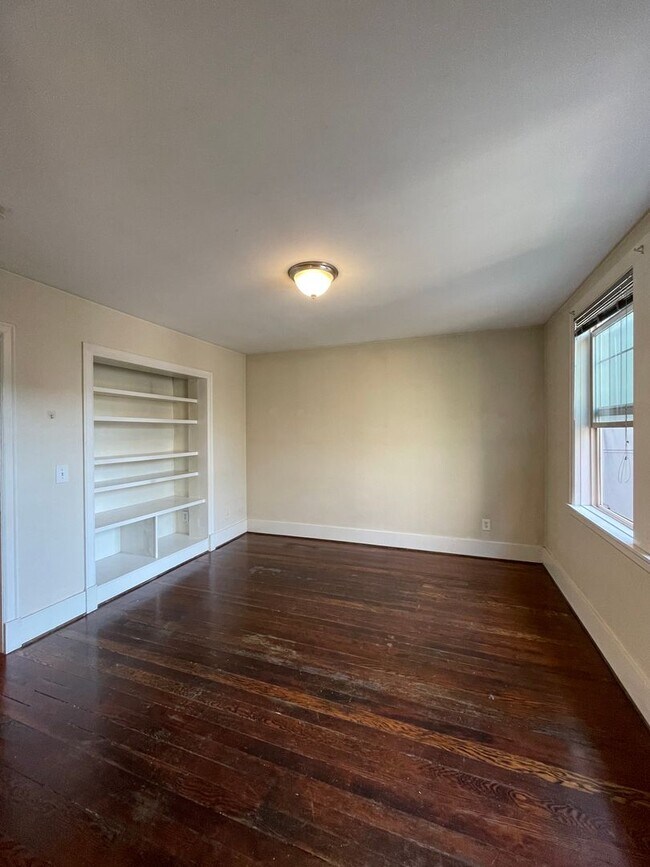 Interior Photo - Chester