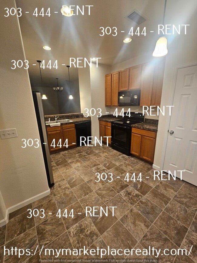 Building Photo - Cozy Townhome in Sage Creek! Make this you...