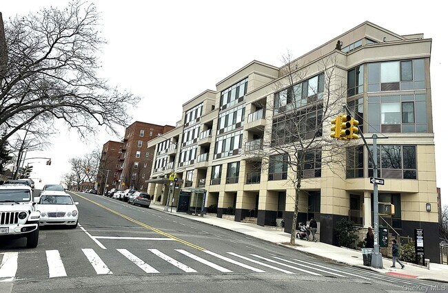 Building Photo - 64-05 Yellowstone Blvd