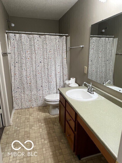 Building Photo - 912 Saraina Rd