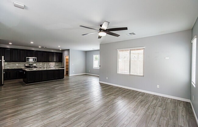 Building Photo - Beautiful 2 story Home
