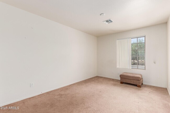 Building Photo - 608 W Rattlesnake Pl