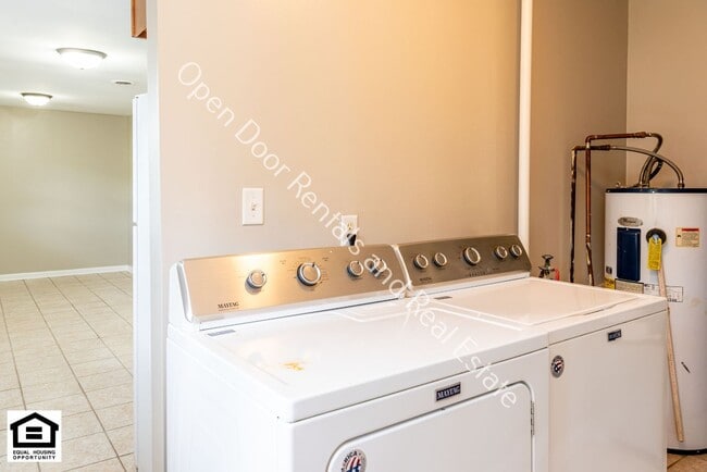 Building Photo - 3 bed 1 bath home on North Side of Fort Wayne
