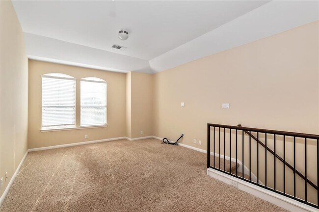 Building Photo - 13400 Briarwick Dr