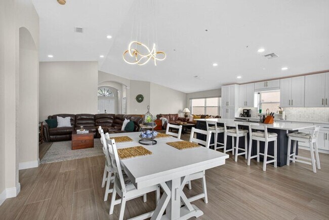 Building Photo - 15155 Newquay Ct