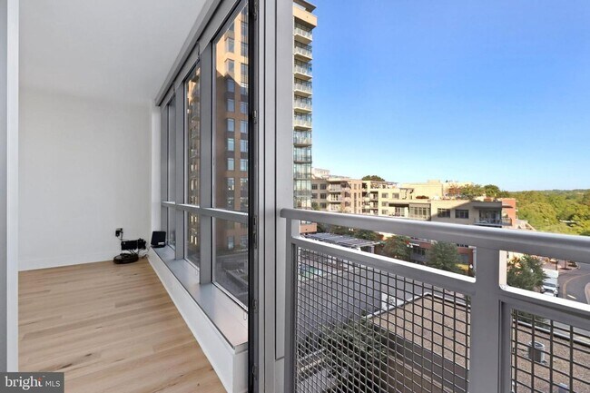 Building Photo - 2bed/1bath at The Odyssey with Garage Park...