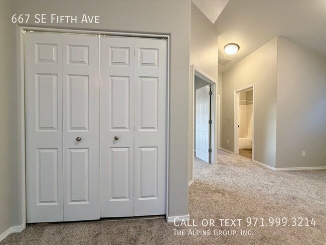 Building Photo - 667 SE Fifth Ave-