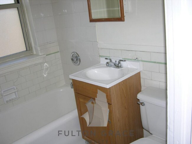 Building Photo - 4521 N Malden St