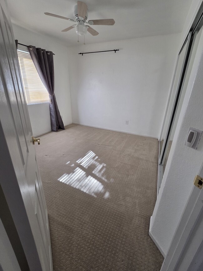 Building Photo - 10754 Westonhill Dr