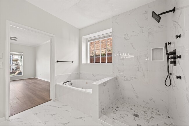 Building Photo - 16410 Fondren Grove Dr