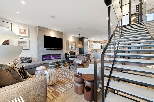 Building Photo - Luxury Furnished Rental in the Heart of Denver - Custom finishes meets undeniable style!