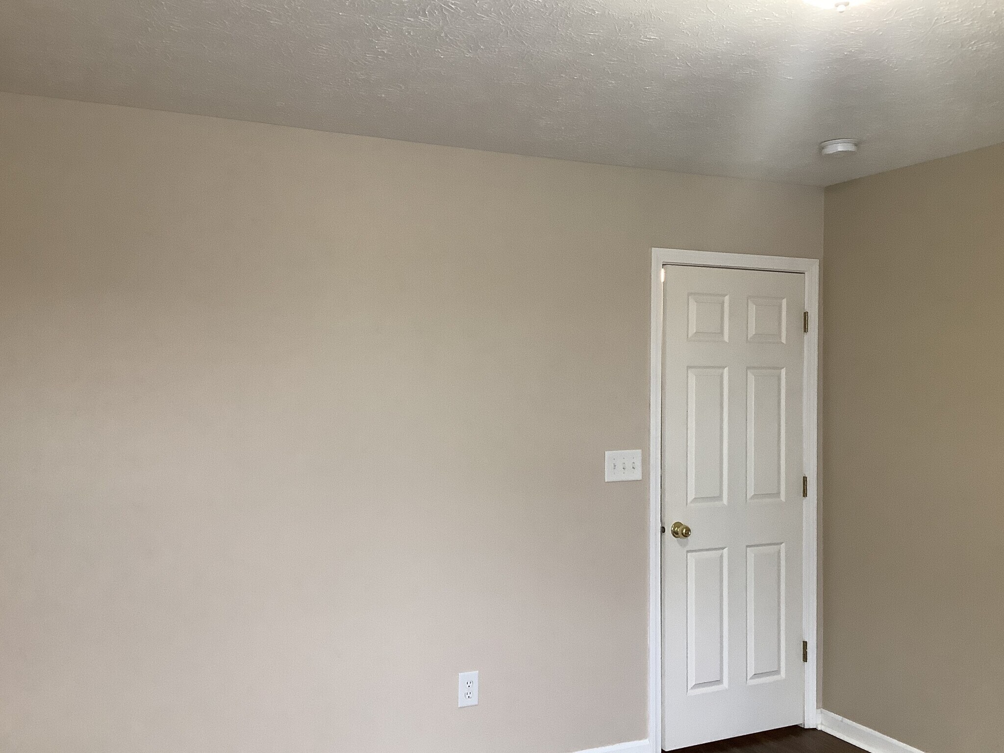 Building Photo - 5808 W Port Dr