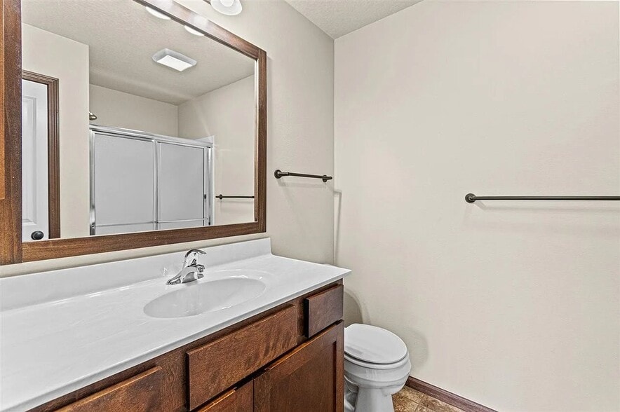 Building Photo - 1538 Burr Dr