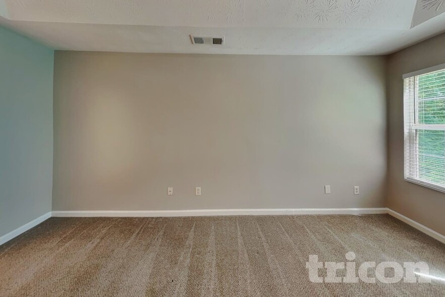 Building Photo - 613 Everlasting Way