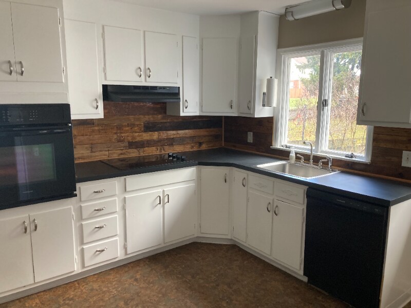 Building Photo - 305 Stafford Ave