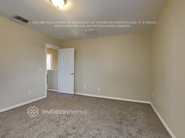 Building Photo - 9414 Leatherwood Ave