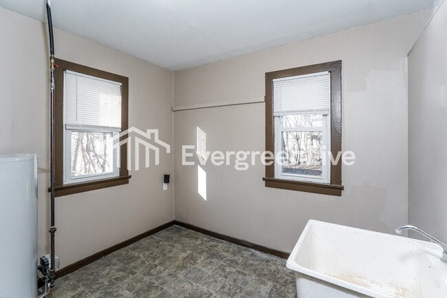 Building Photo - 5147 N 58th St