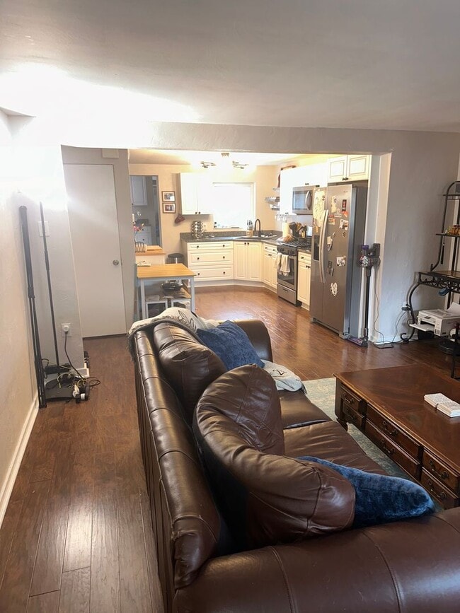 Building Photo - 102 s 126th