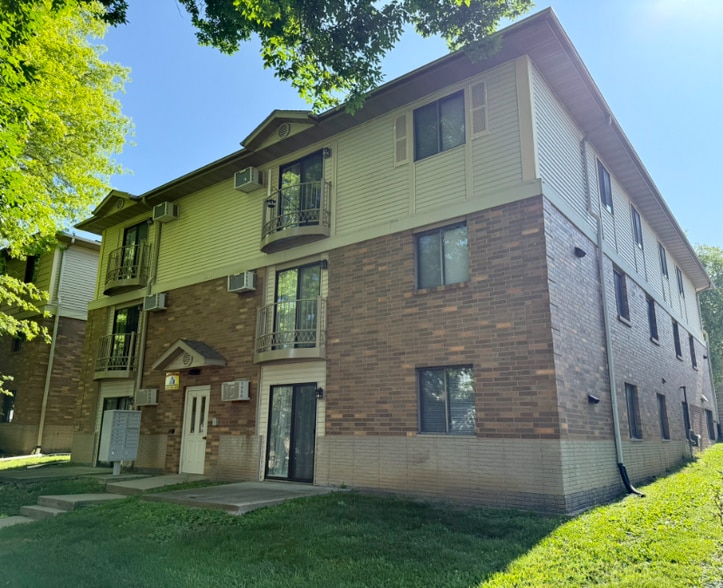 Building Photo - 510 S Van Buren St