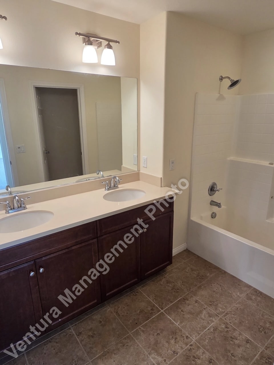 Building Photo - 13347 Stonebridge Ct