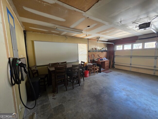 Building Photo - 520 Cornwallis Way